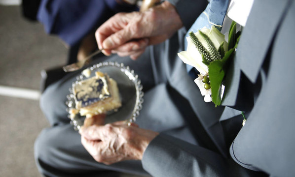 慶祝第六十個(gè)結(jié)婚紀(jì)念日
