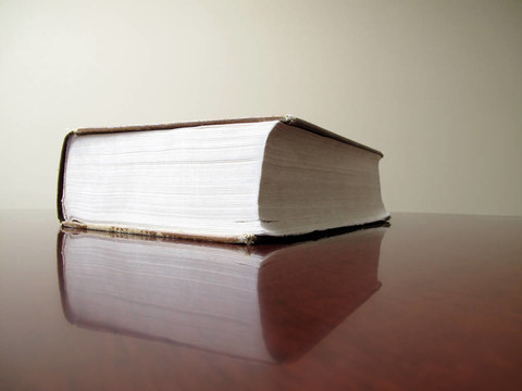 本書在桌子上