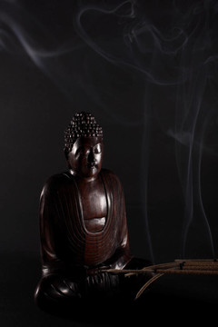 如來佛祖在黑色背景