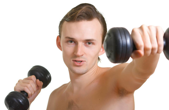 男人用啞鈴