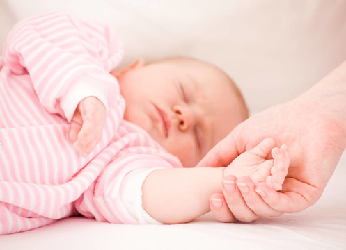 熟睡的嬰兒