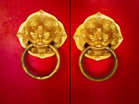 發(fā)展中國傳統(tǒng)金頭獅子的門拉手
