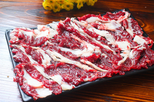 鮮嫩肉 肥牛