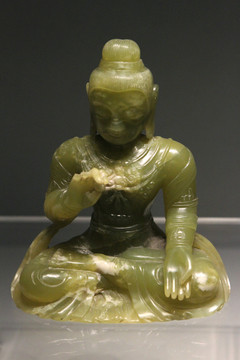 岫巖玉坐佛像
