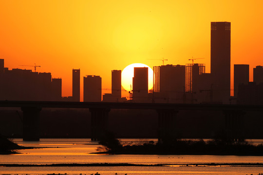 都市 大河 夕陽(yáng) 暮色