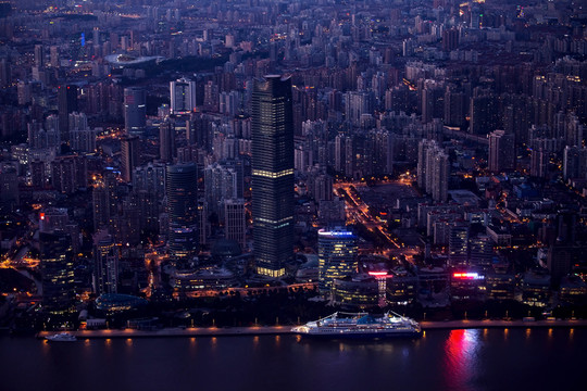 上海北外灘金光中心暮色夜景