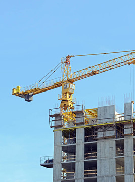 建筑起重機和建筑在藍天建設(shè)