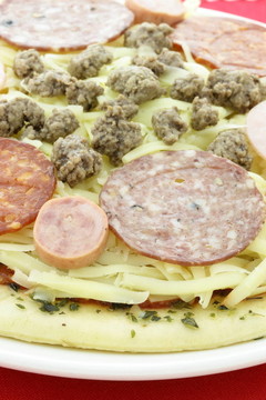 生肉愛好者比薩餅
