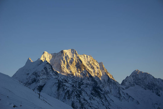 冬天的山