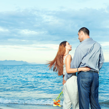 海灘上的夫婦
