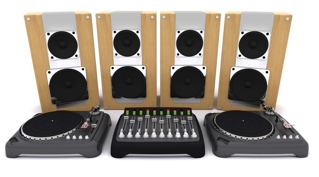 DJ混音臺唱盤和揚聲器
