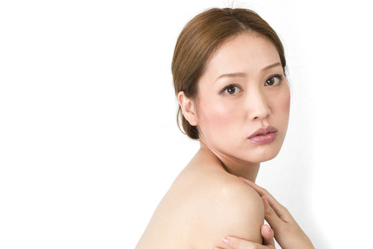 年輕漂亮的女人