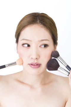 年輕漂亮的女人