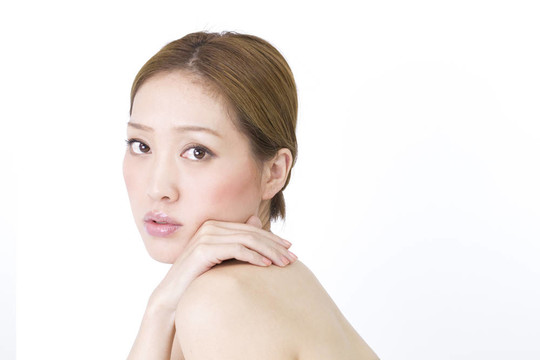 年輕漂亮的女人