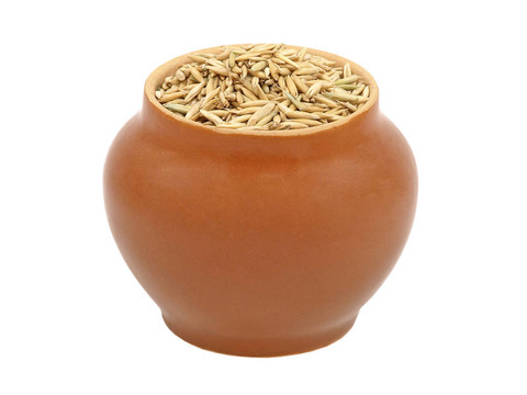 燕麥粒粘土罐。
