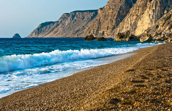 普拉蒂亞阿摩司海灘；Kefalonia