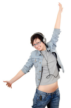 女孩通過耳朵聽音樂