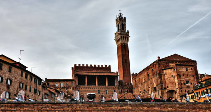 Palazzo Publico和坎波廣場在錫耶納；意大利