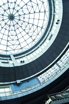 現(xiàn)代辦公建筑室內(nèi)的金屬細(xì)節(jié)