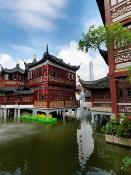 鱗次櫛比