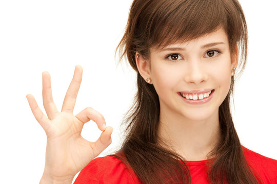 可愛的少女顯示確定的跡象