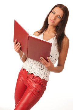 可愛的小女孩讀一本書