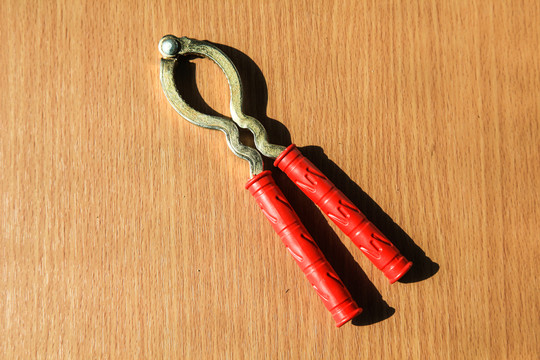 胡桃?jiàn)A子