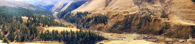 格聶神山全景