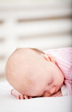 熟睡的嬰兒