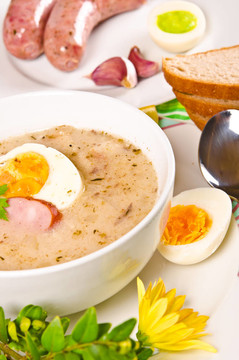 Zurek是一個體面的波蘭復(fù)活節(jié)湯