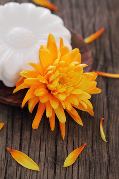 天然皂与橙花