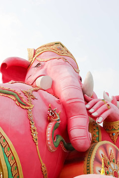 Ganesh粉紅色的Wat Samarn形象；Chachoengsao；泰國(guó)。