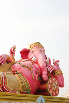 Ganesh粉紅色的Wat Samarn形象；Chachoengsao；泰國(guó)。