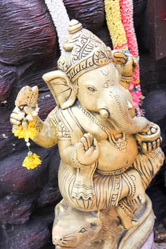 Ganesh粉紅色的Wat Samarn形象；Chachoengsao；泰國(guó)。