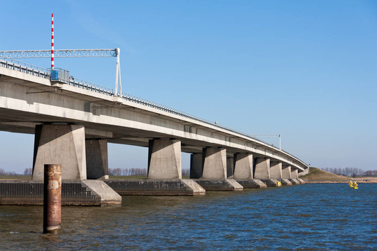荷蘭大混凝土橋