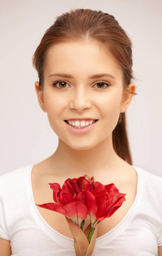 美麗的女人與紅花