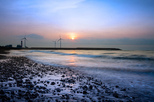 夕陽(yáng)西下，WINDMI反射