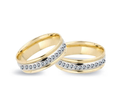 黃金結(jié)婚戒指和鉆石。