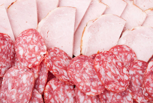 熏肉和意大利臘腸