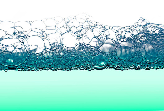 水與泡沫