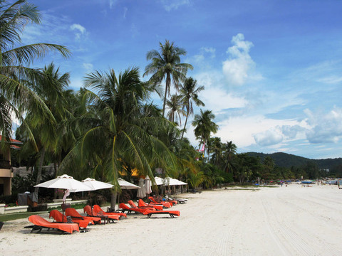 Langkawi島的熱帶海灘；馬來西亞