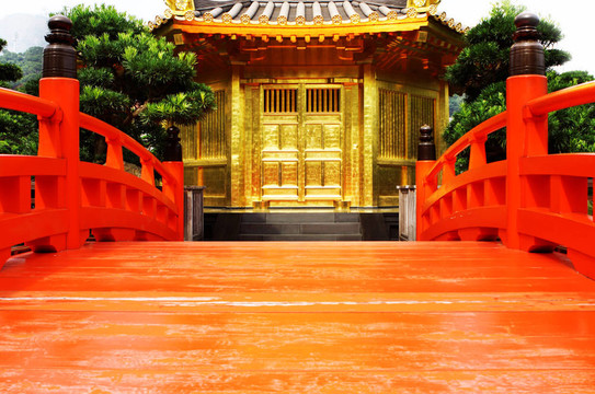 東方金Chi Lin Nunnery和中國(guó)園亭；香港的標(biāo)志性建筑。