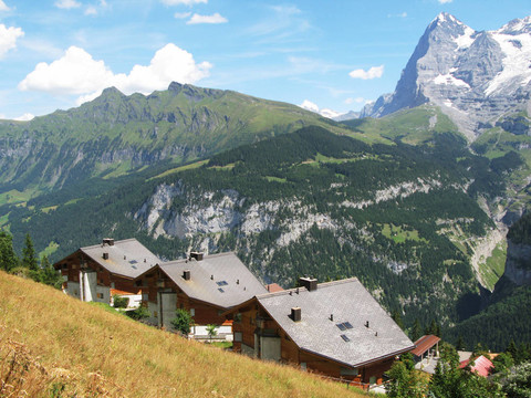 在Muerren著名的瑞士滑雪胜地度假别墅；