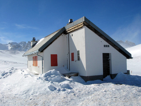 在皮措爾山救助站；瑞士著名的滑雪勝地