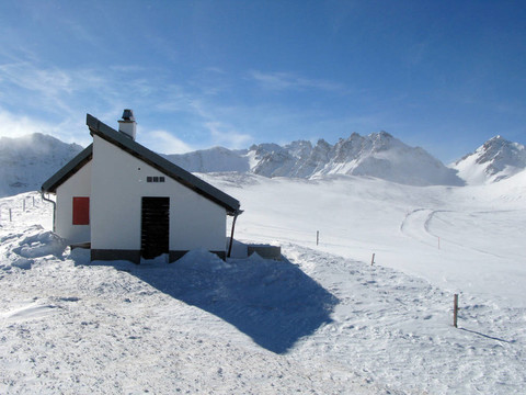 在皮措爾山救助站；瑞士著名的滑雪勝地