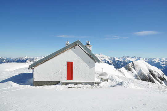 皮措爾山；瑞士著名的滑雪勝地