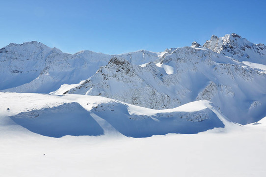 皮措爾山。著名的瑞士滑雪勝地