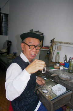 珠寶商看中的人