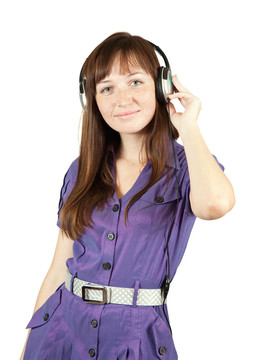 女孩在耳機(jī)里聽音樂