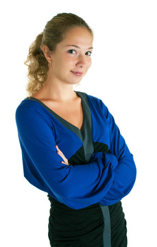 穿著藍(lán)色和黑色的衣服的女孩